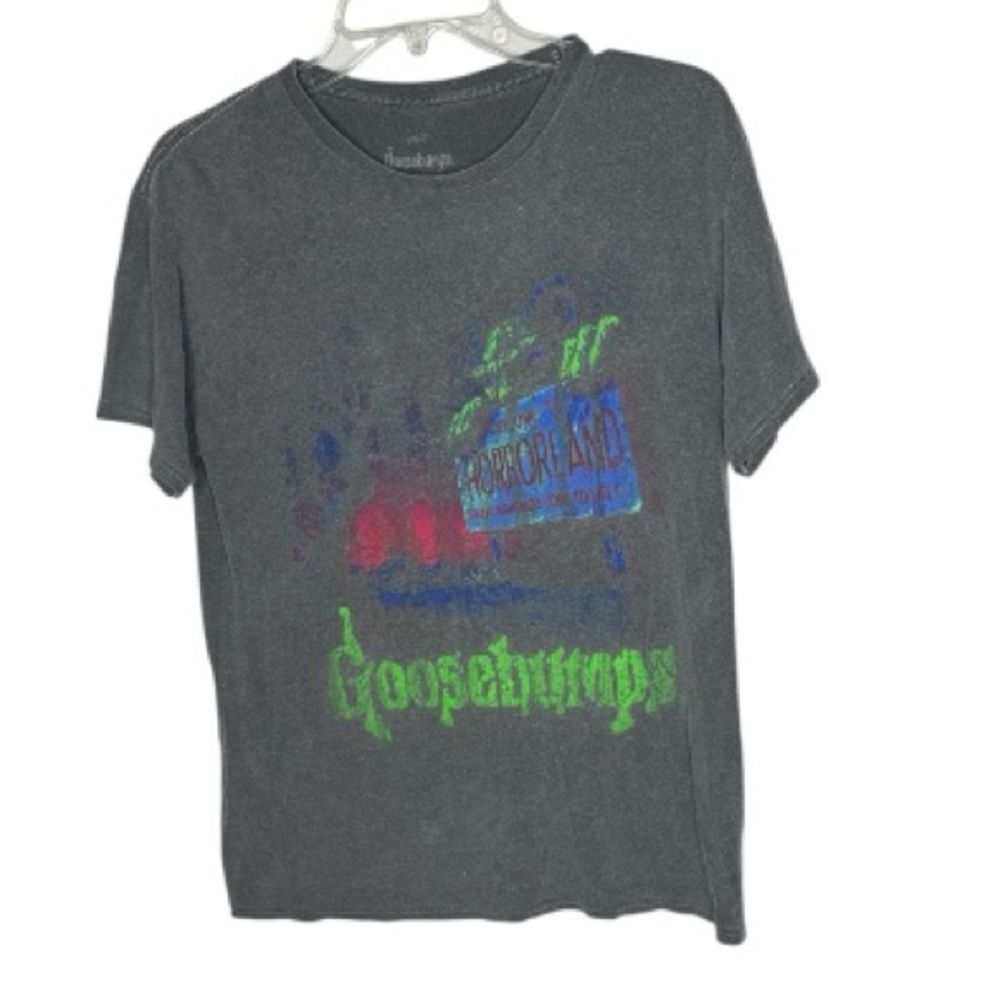 Goosebumps Urban Outfitters Graphic Tee in Gray. Size Small.